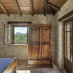 3 Sorelle Private Stone Lithakia