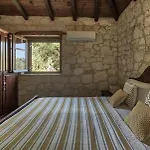 Βίλα 3 Sorelle Private Stone Λιθακιά