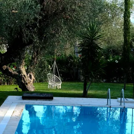 3 Sorelle Private Stone ヴィラ Lithakia