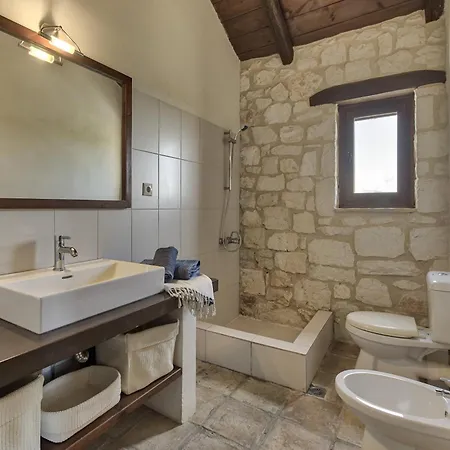3 Sorelle Private Stone Vila *
