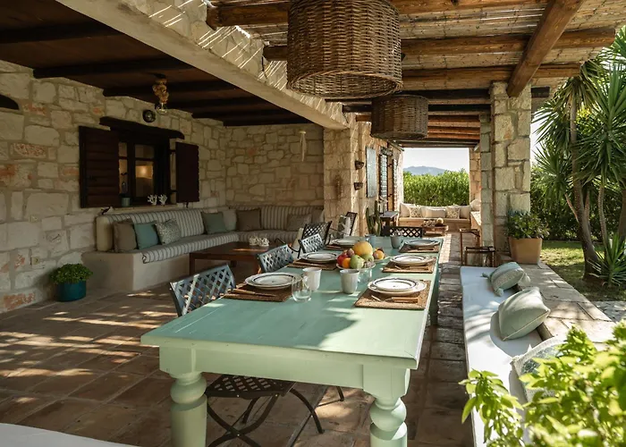 3 Sorelle Private Stone וילה