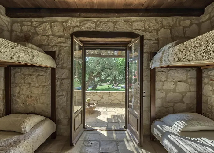 3 Sorelle Private Stone *