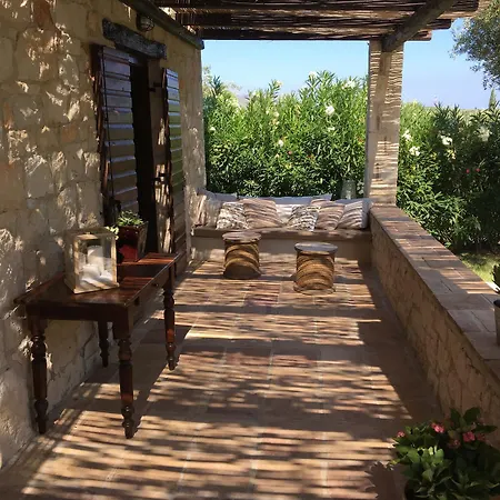 3 Sorelle Private Stone