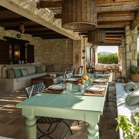 3 Sorelle Private Stone Villa