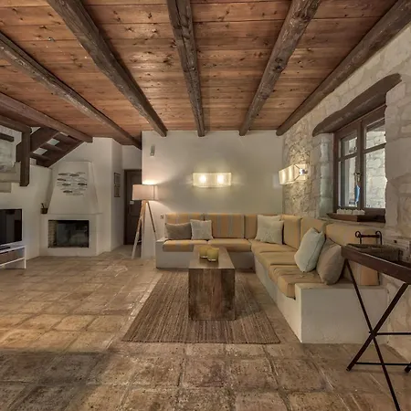 3 Sorelle Private Stone *